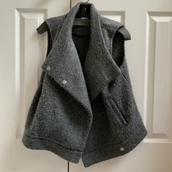BB Dakota Grey Vest - Picture 1 of 5